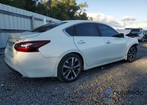 2017 Nissan Altima 2.5 z USA, uszkodzony, nr VIN 1N4AL3AP5HN314191
